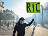 开云体育入口-包含巴黎险胜，小组赛前景蒙上一层阴霾的词条