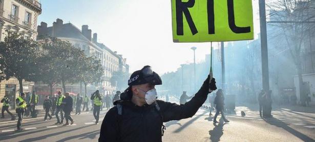 开云体育入口-包含巴黎险胜，小组赛前景蒙上一层阴霾的词条