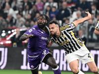 开云体育网页版登录入口-意甲比赛中球员之间的友谊和团结备受关注