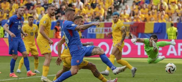 开云体育入口-法国队险胜，晋级欧洲杯关键一战胜利