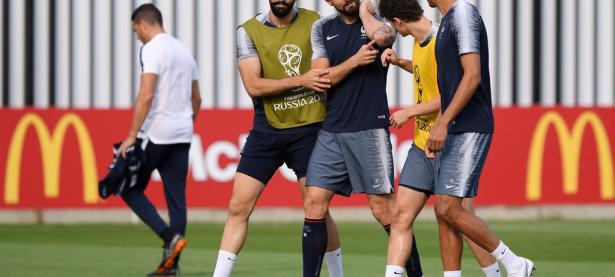 包含爱尔兰队力拼奋进，积极备战决赛的词条