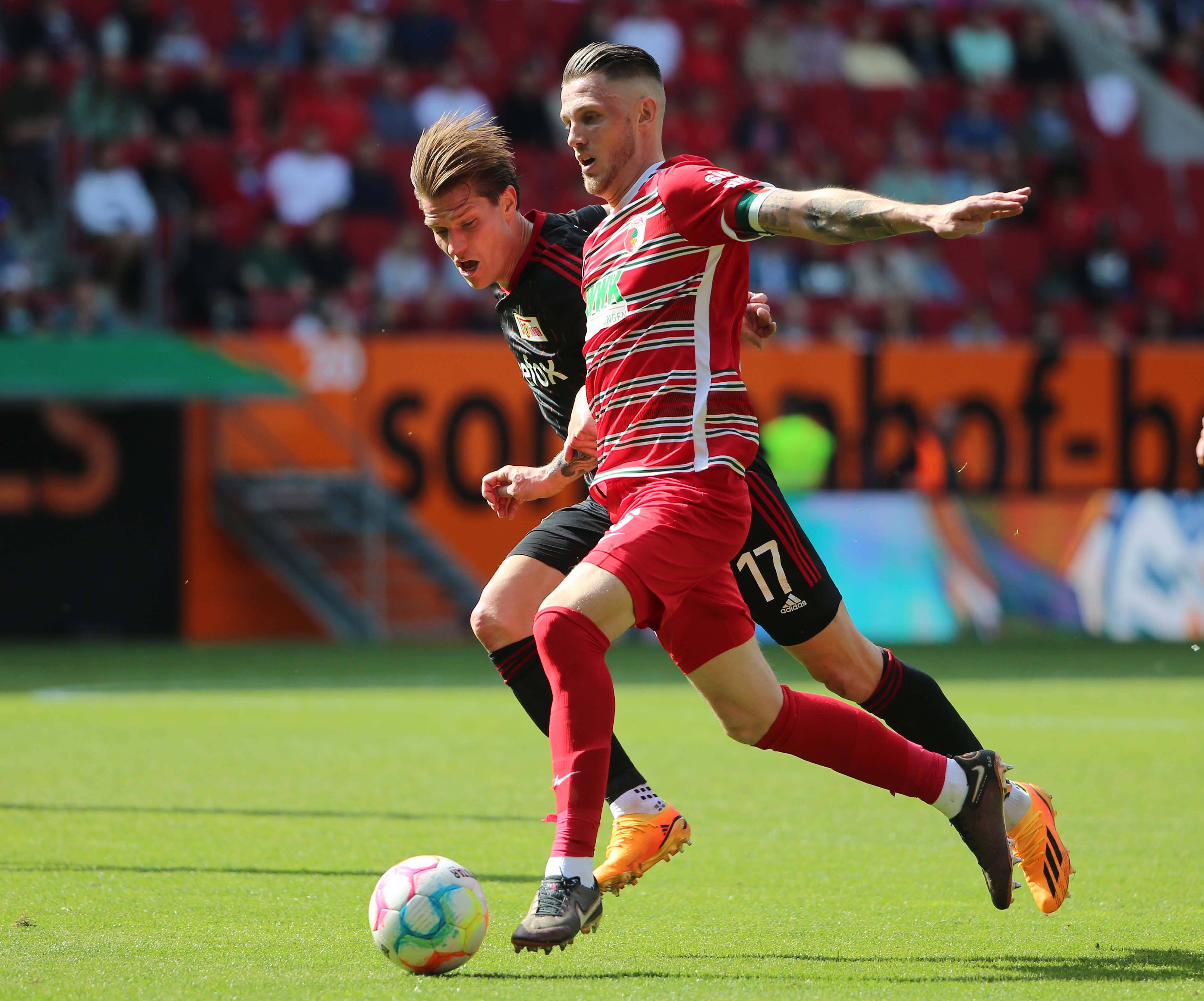 奥格斯堡球员士气高涨,备战下一场比赛的简单介绍 奥格斯堡球员士气高涨,备战下一场比赛的简单介绍