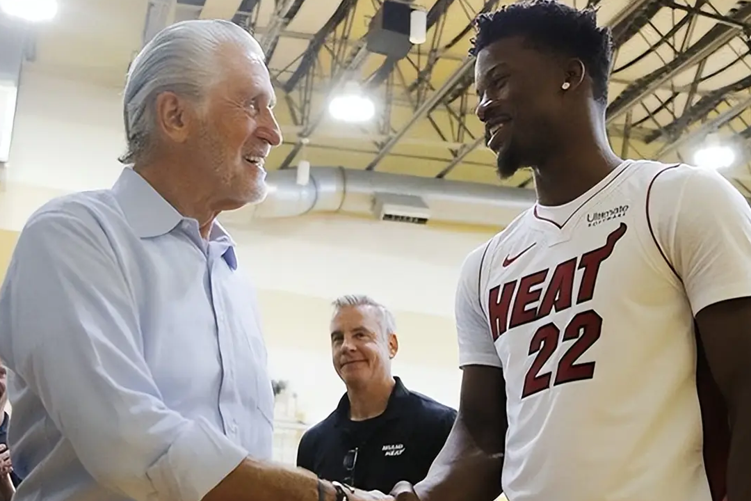 热火队助教呼吁球员团结一致,共同走向胜利 热火队助教呼吁球员团结一致,共同走向胜利