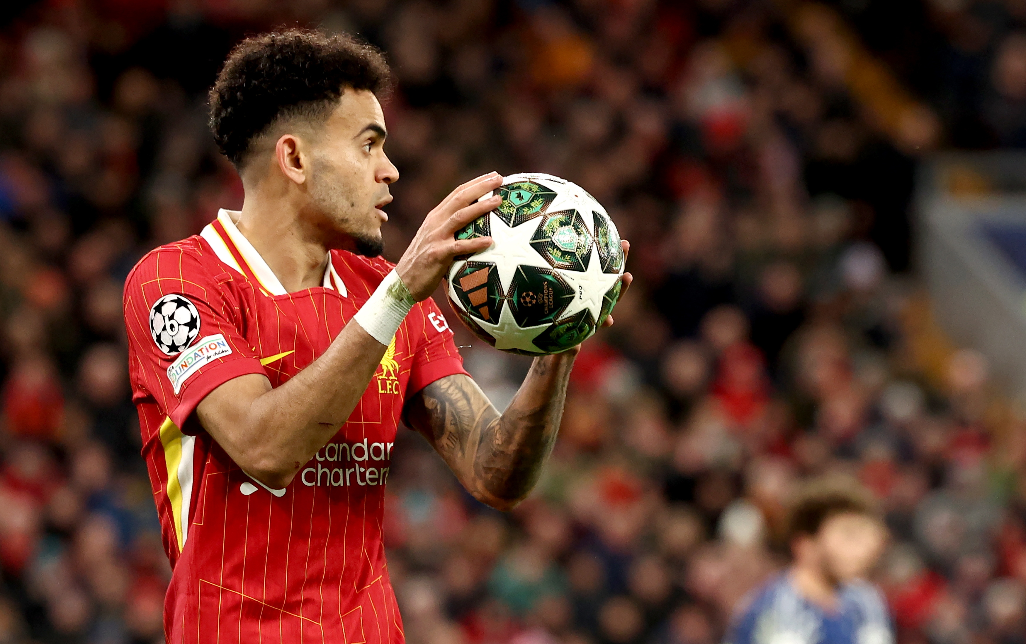 包含巴黎圣日耳曼遭遇波折,未能顺利晋级,实力亮点不足的词条 包含巴黎圣日耳曼遭遇波折,未能顺利晋级,实力亮点不足的词条