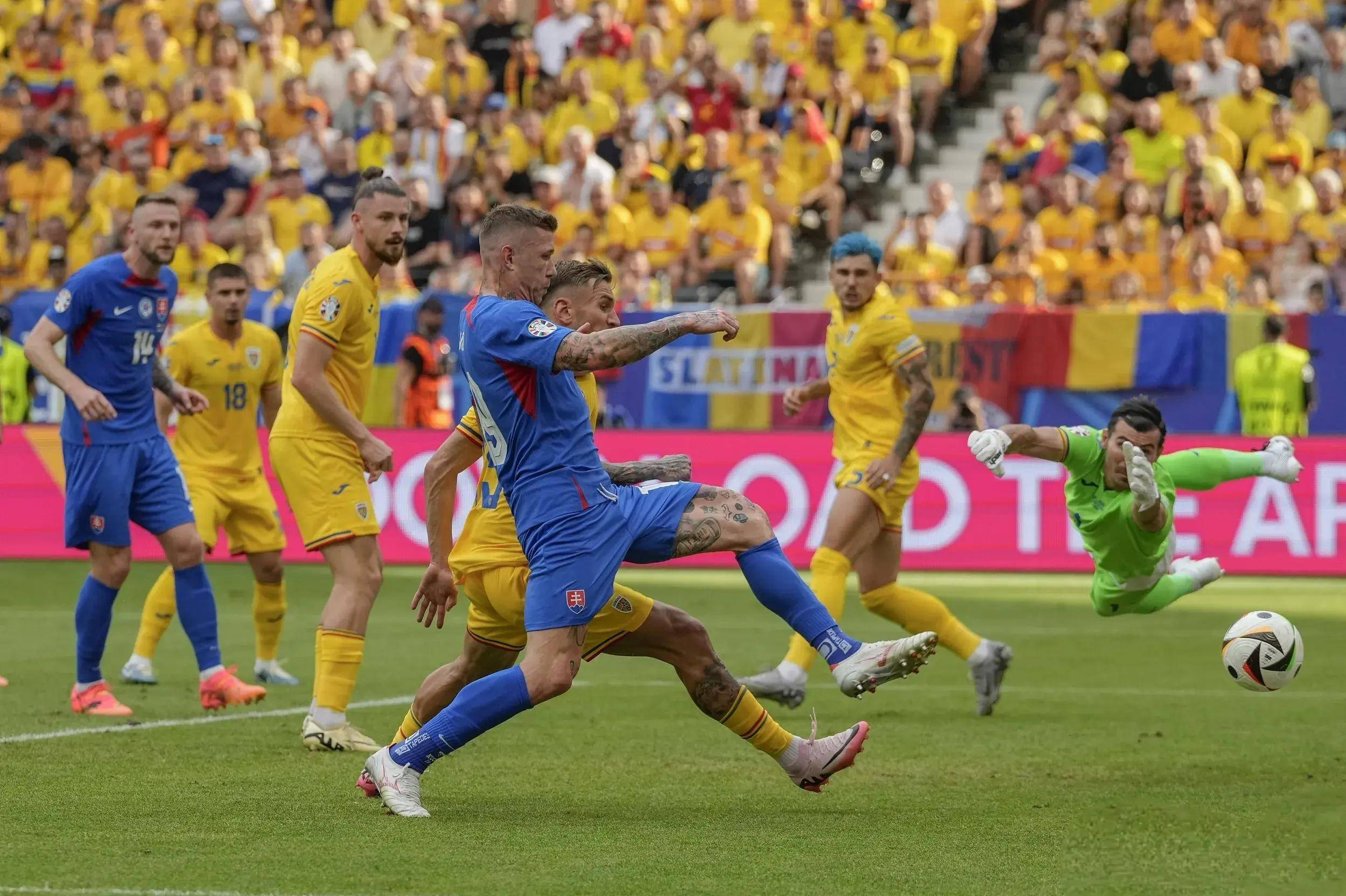 法国队险胜,晋级欧洲杯关键一战胜利 法国队险胜,晋级欧洲杯关键一战胜利