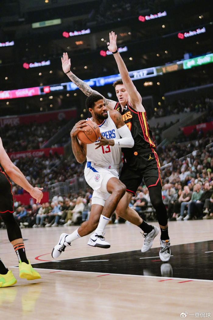 包含美国实现逆袭:卫冕冠军再次展现实力的词条 包含美国实现逆袭:卫冕冠军再次展现实力的词条