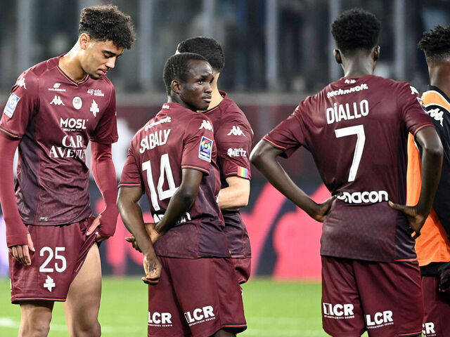 格勒诺布尔主教练鼓励球队,锲而不舍的简单介绍 格勒诺布尔主教练鼓励球队,锲而不舍的简单介绍