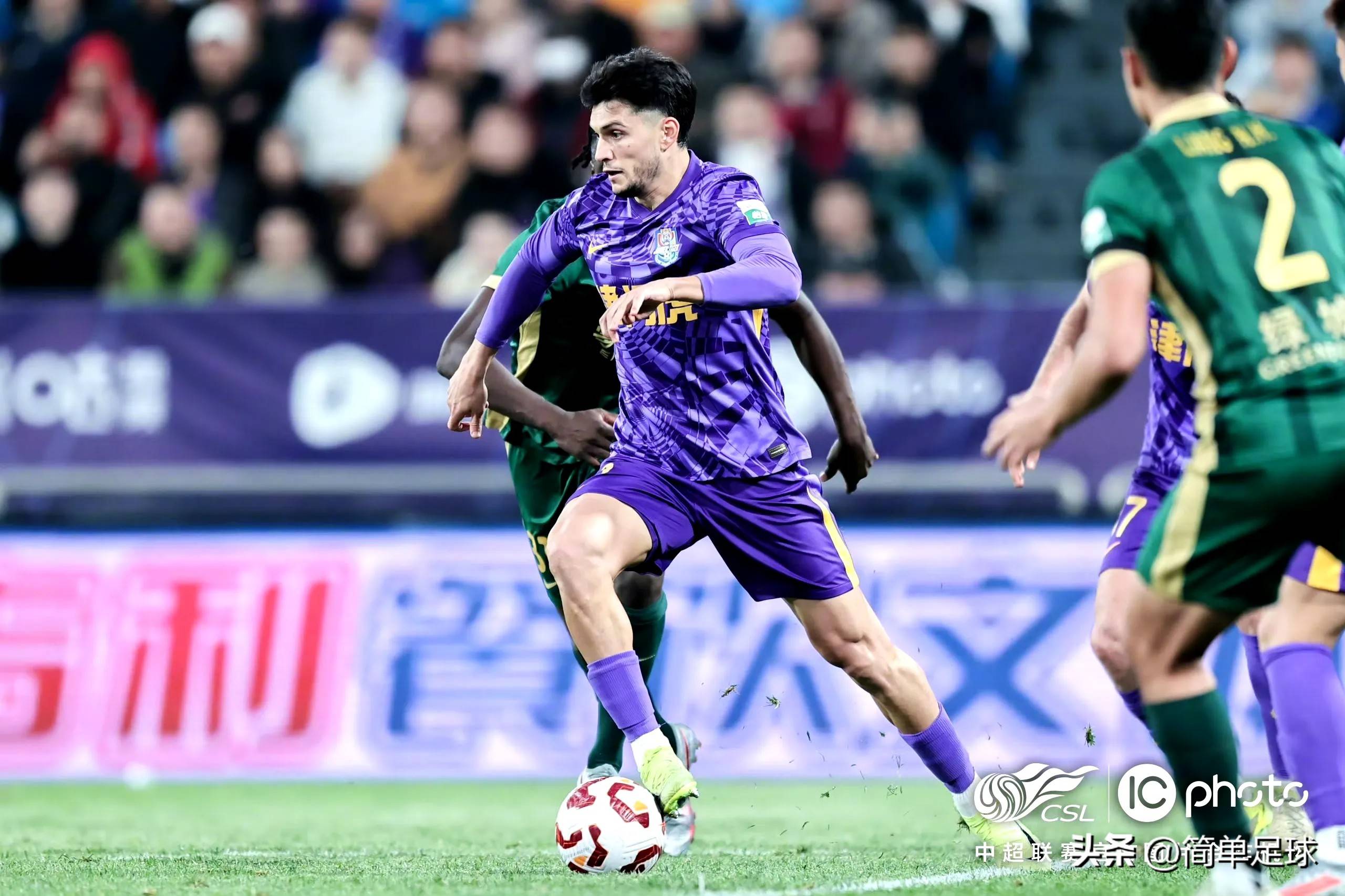 球员们疯狂备战,为了迎接激烈的比赛 球员们疯狂备战,为了迎接激烈的比赛