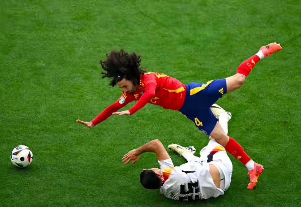 德国队惊险晋级,进入欧洲杯半决赛 德国队惊险晋级,进入欧洲杯半决赛