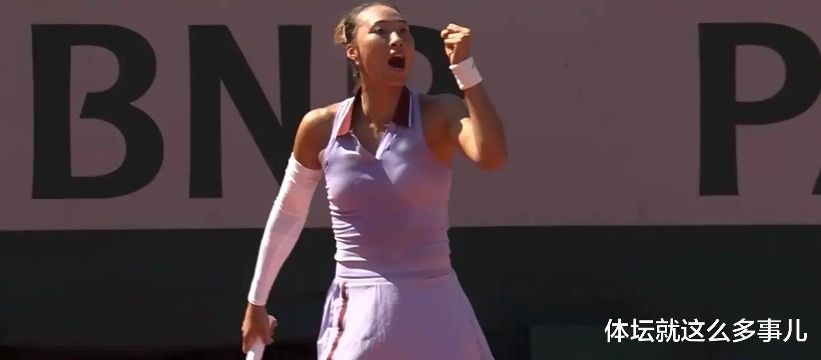 足球赛场精彩上演,女队无愧名将身份 足球赛场精彩上演,女队无愧名将身份