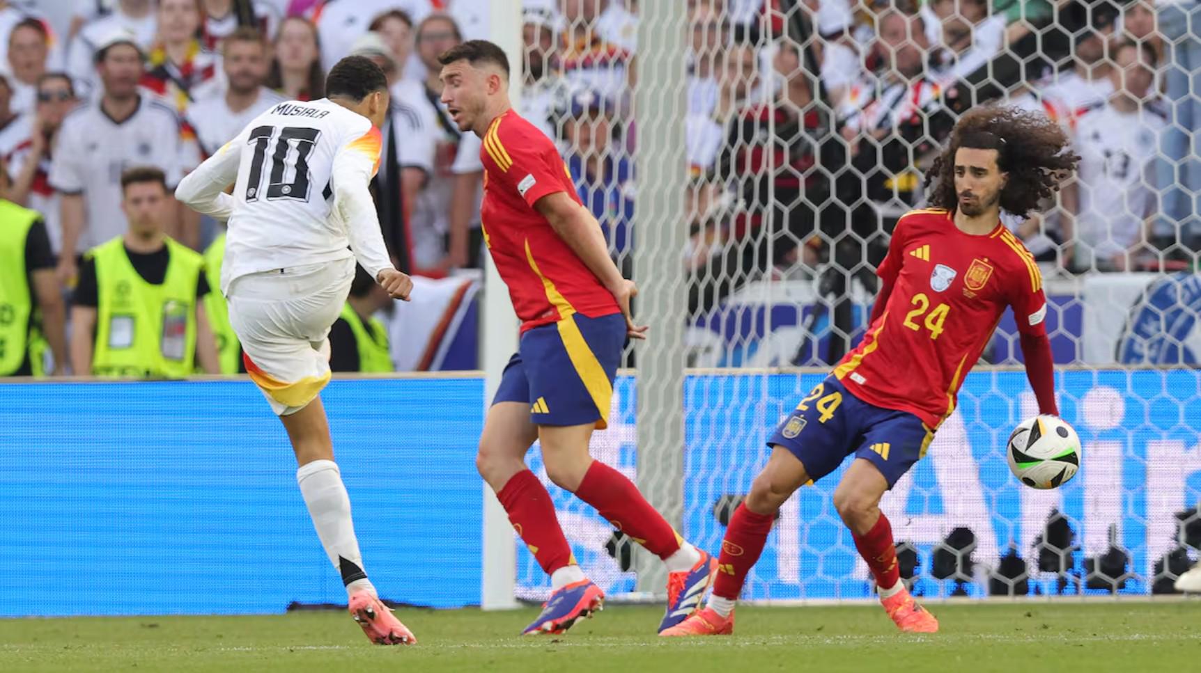 欧国联半决赛战况激烈,球员展现实力 欧国联半决赛战况激烈,球员展现实力