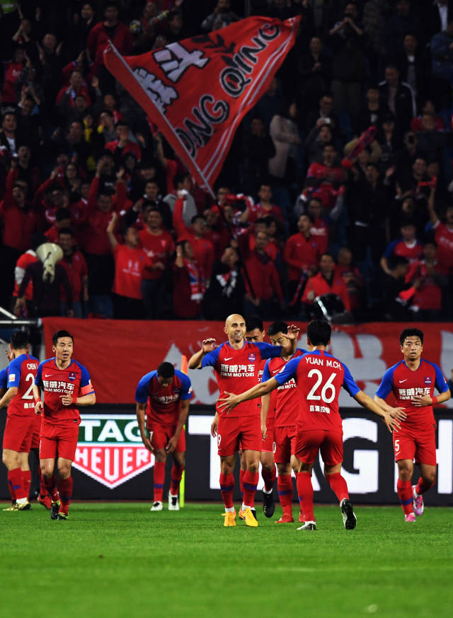 包含重庆斯威队力克对手,取得惊险胜利的词条 包含重庆斯威队力克对手,取得惊险胜利的词条