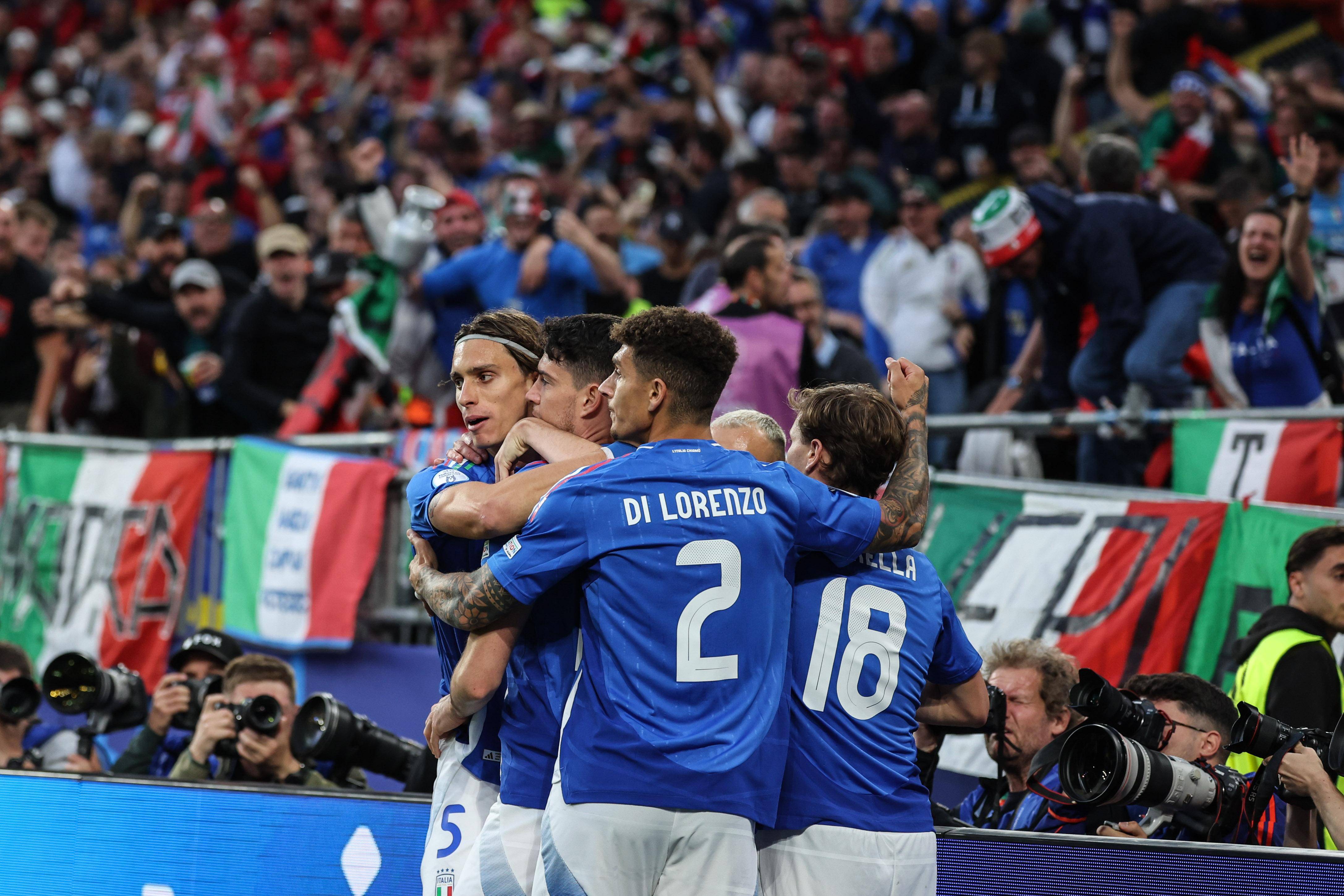 关于阿尔梅里亚对阵巴伦西亚:双方比赛激烈的信息 关于阿尔梅里亚对阵巴伦西亚:双方比赛激烈的信息