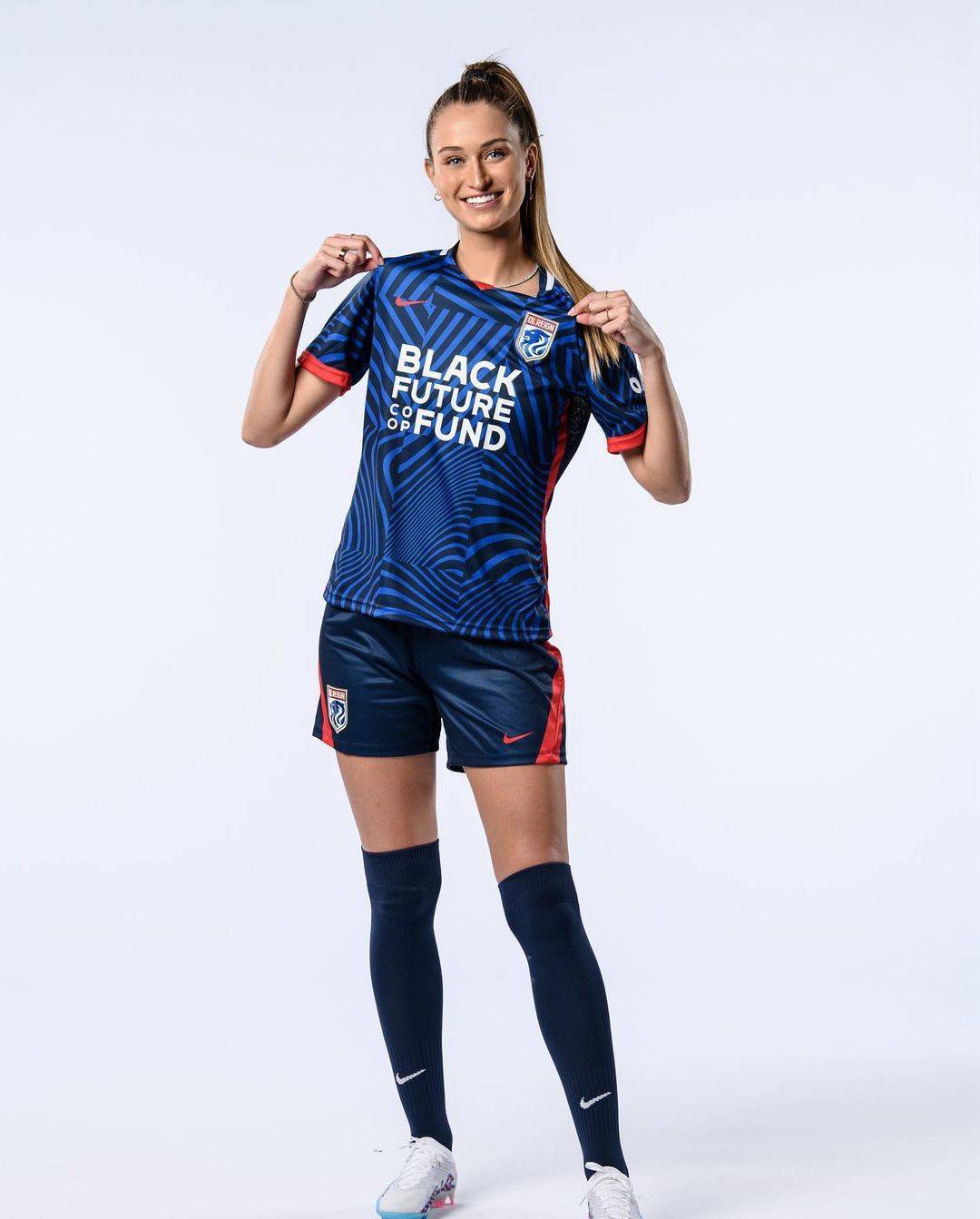 美式女足选拔赛赛程开,新秀宝贝争夺最佳 美式女足选拔赛赛程开,新秀宝贝争夺最佳