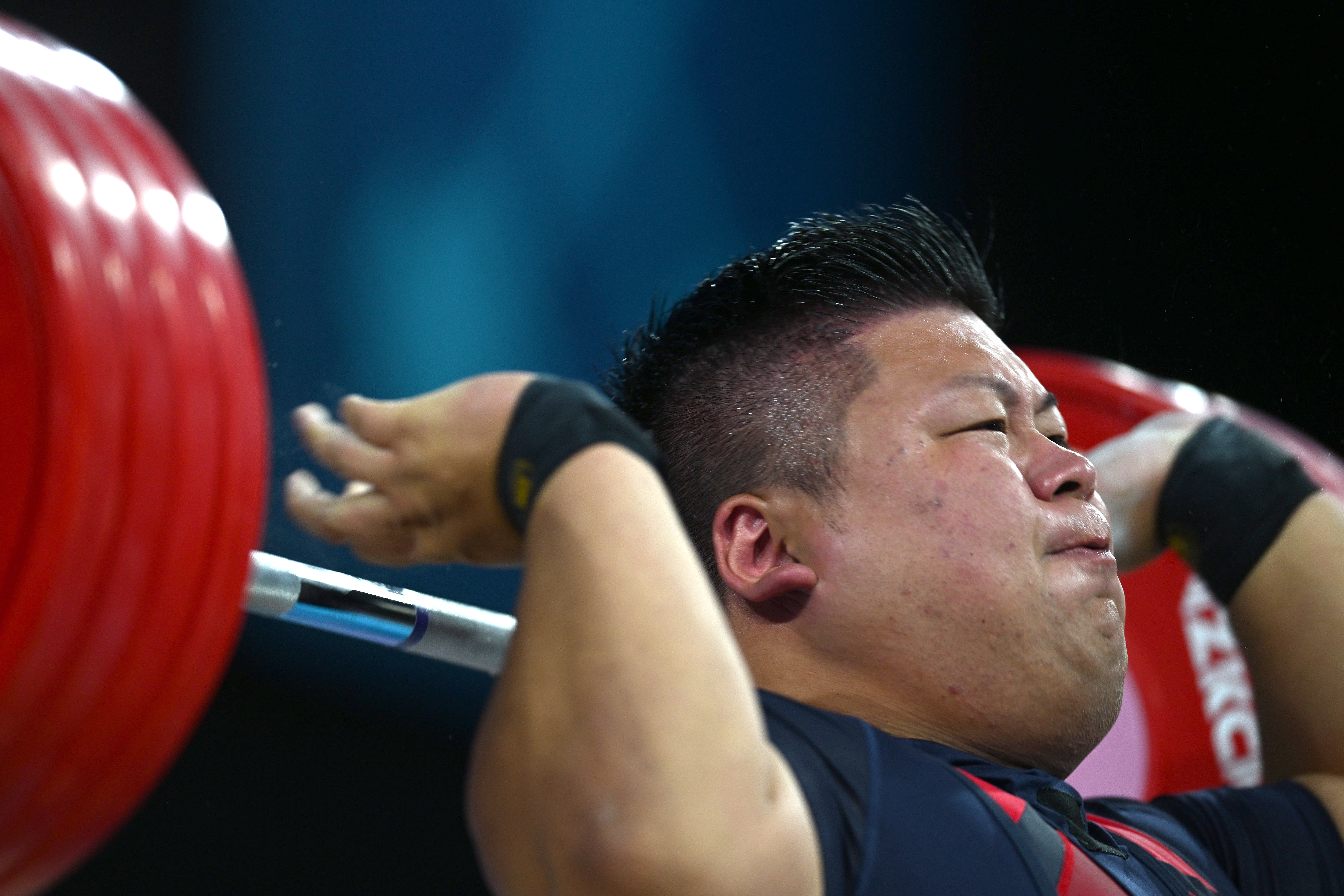 关于卡塔尔举重好手突破自我,夺得金牌的信息 关于卡塔尔举重好手突破自我,夺得金牌的信息