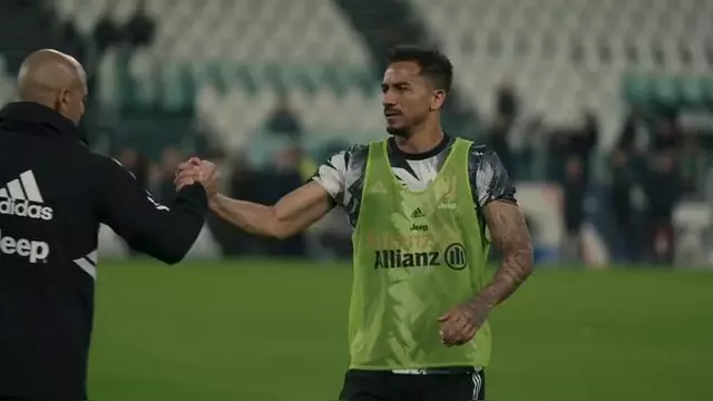 里昂队前锋破门建功,助球队赢得胜利 里昂队前锋破门建功,助球队赢得胜利