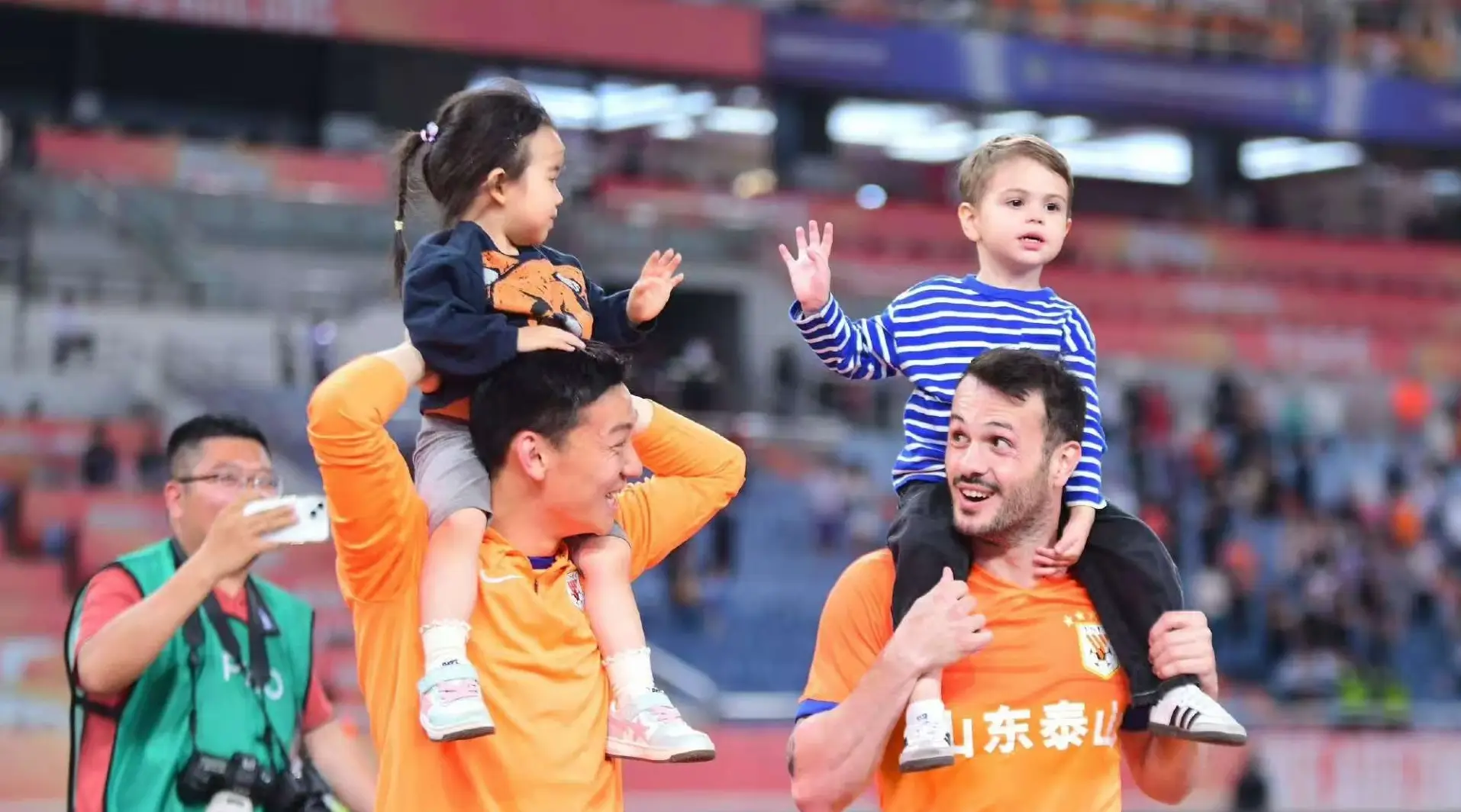 包含球队与赞助商解除合作,引发球队经济压力的词条 包含球队与赞助商解除合作,引发球队经济压力的词条