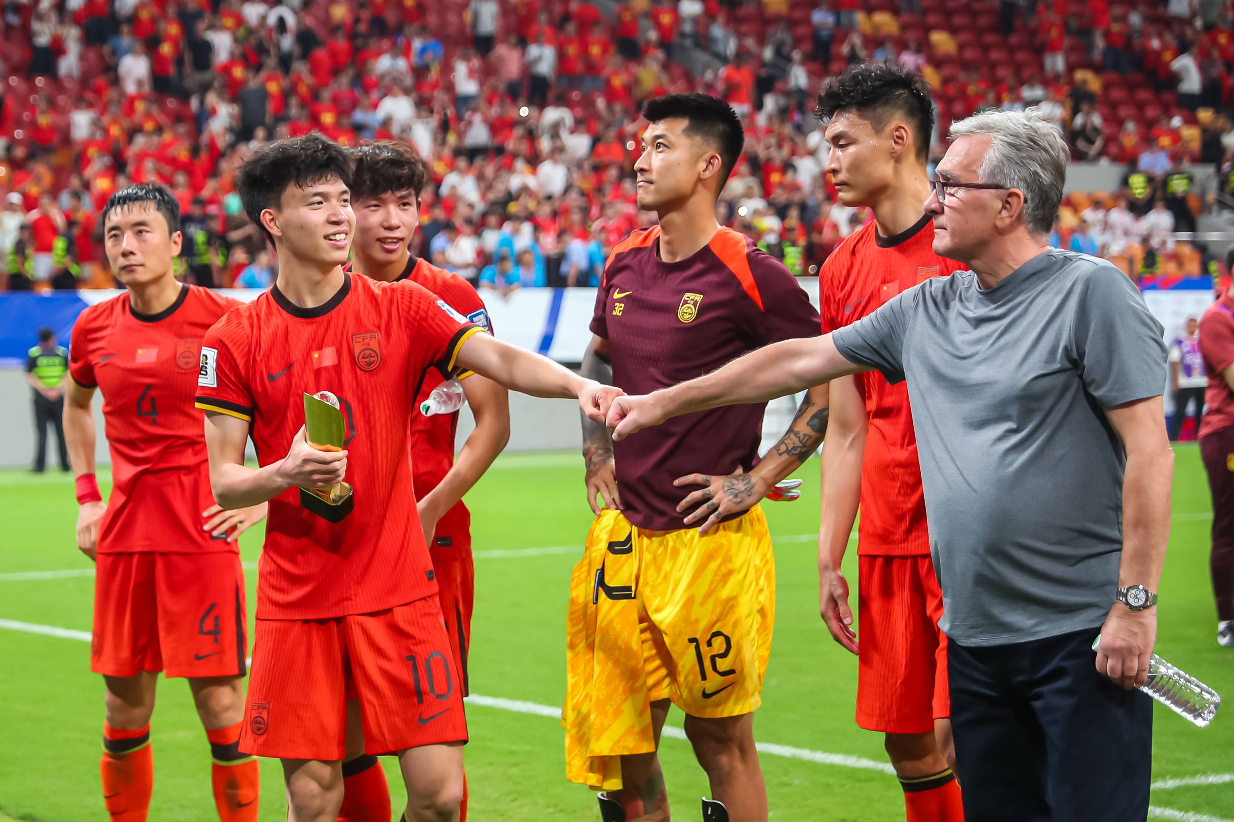 精彩对决!亚洲足球锦标赛赛况揭秘 精彩对决!亚洲足球锦标赛赛况揭秘