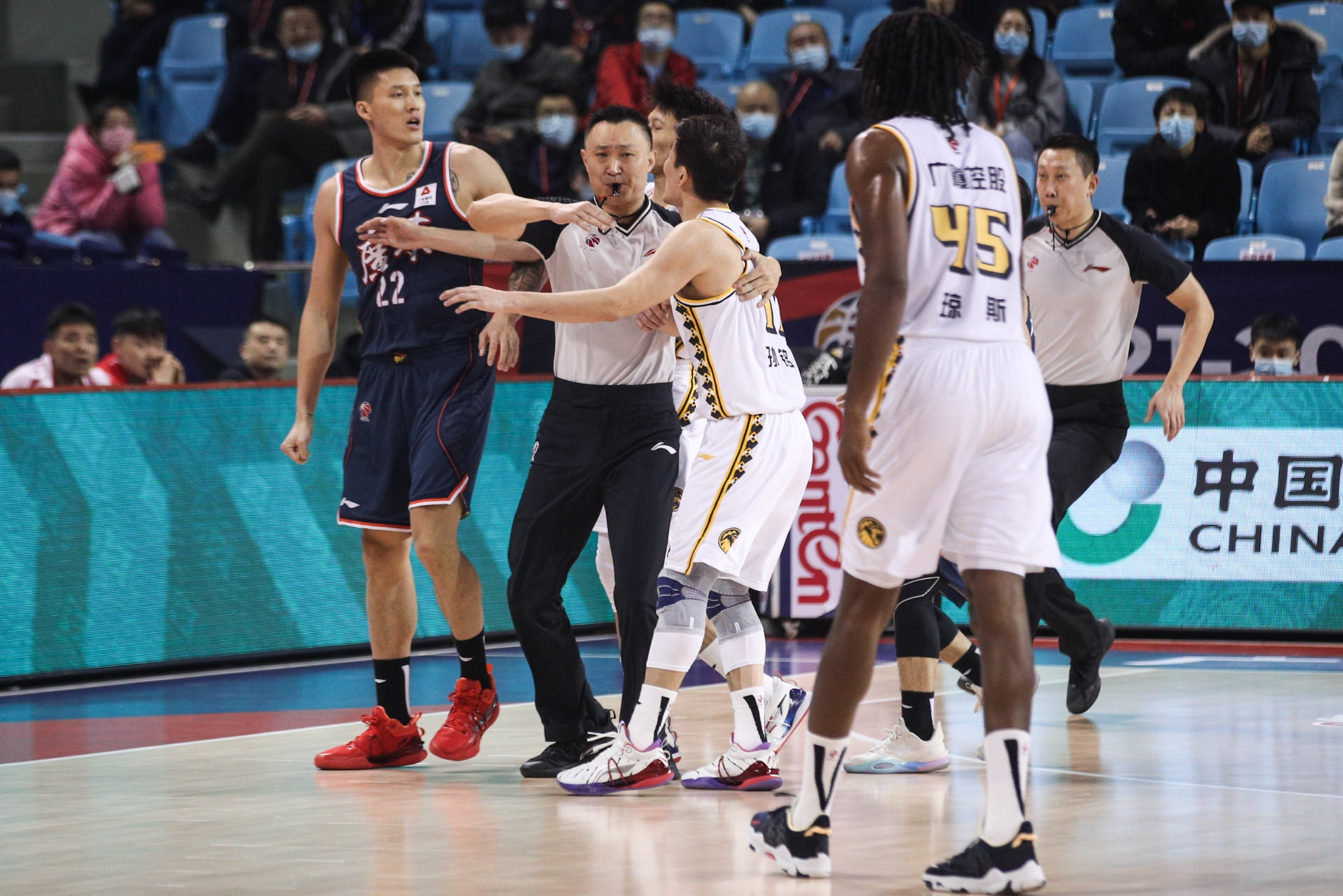 东南亚篮球冠军联赛半决赛今晚上演 东南亚篮球冠军联赛半决赛今晚上演