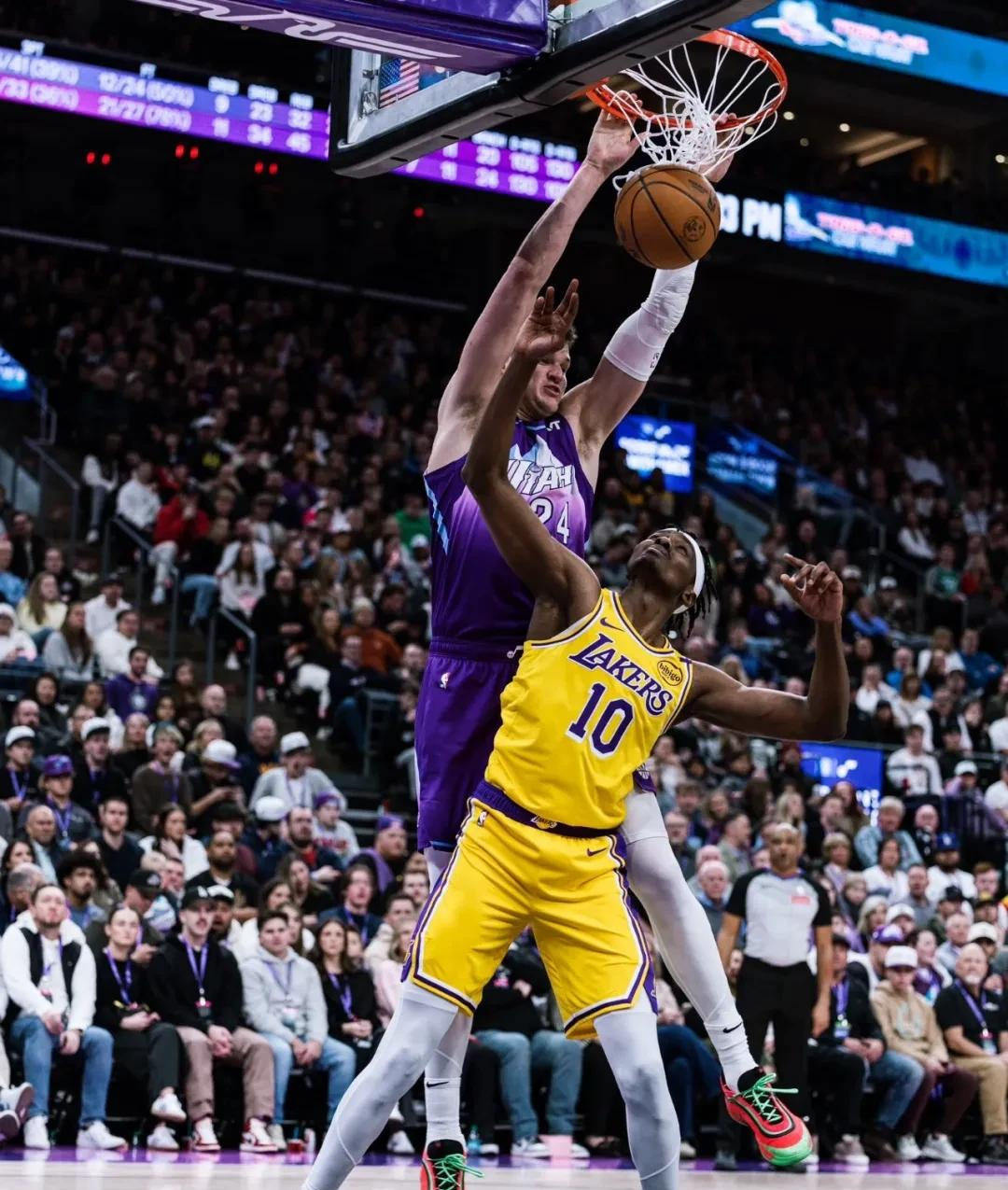 关于爵士队以出色表现赢得关键胜利晋级季后赛的信息 关于爵士队以出色表现赢得关键胜利晋级季后赛的信息