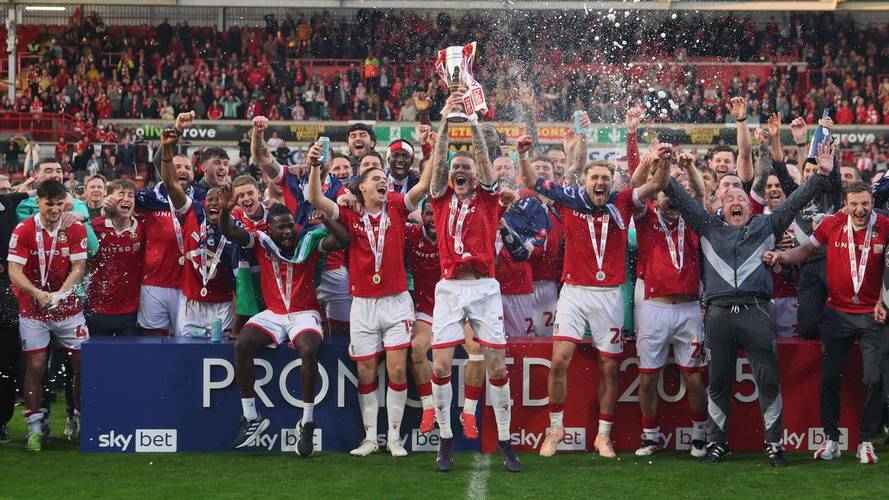 利兹联客场爆冷击败莱斯特城 利兹联客场爆冷击败莱斯特城