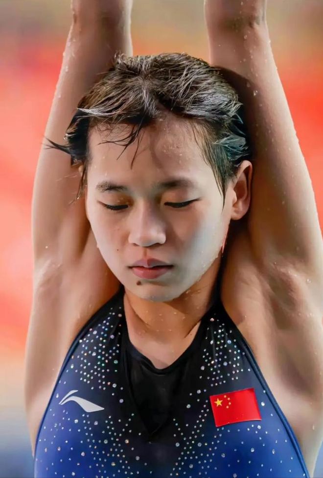 韩国跳水选手勇夺冠军,姿势优美! 韩国跳水选手勇夺冠军,姿势优美!