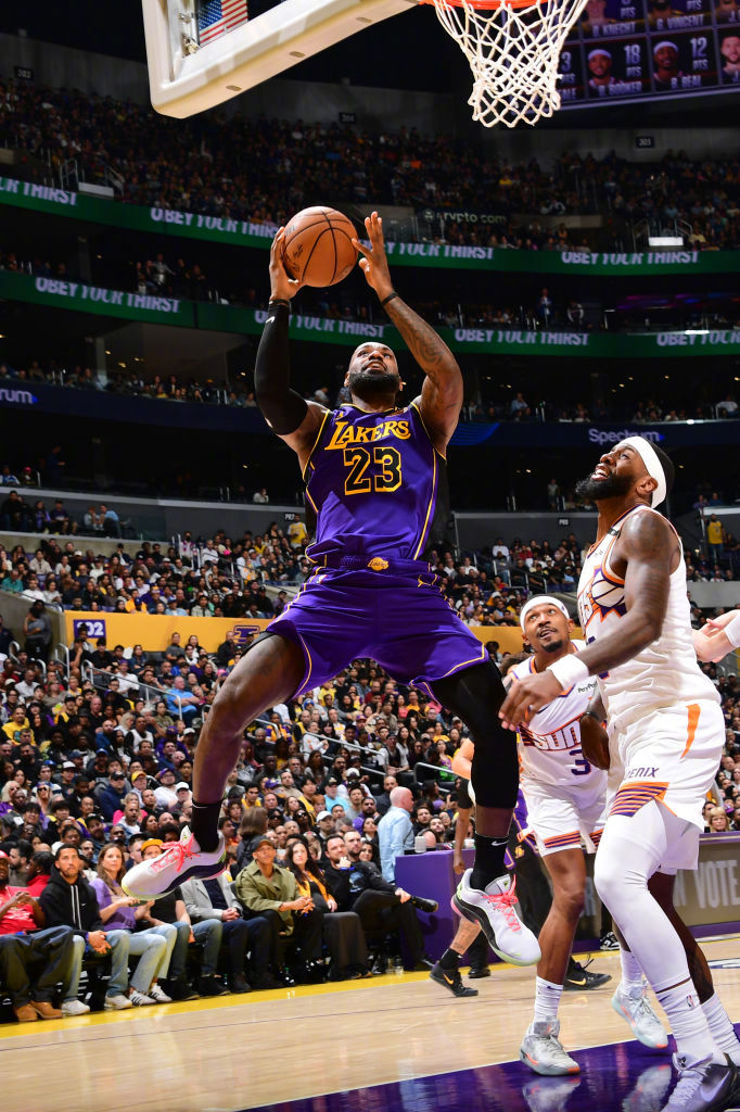 关于湖人逆转开拓者,英格拉姆压哨绝杀斩获6连胜。的信息 关于湖人逆转开拓者,英格拉姆压哨绝杀斩获6连胜。的信息